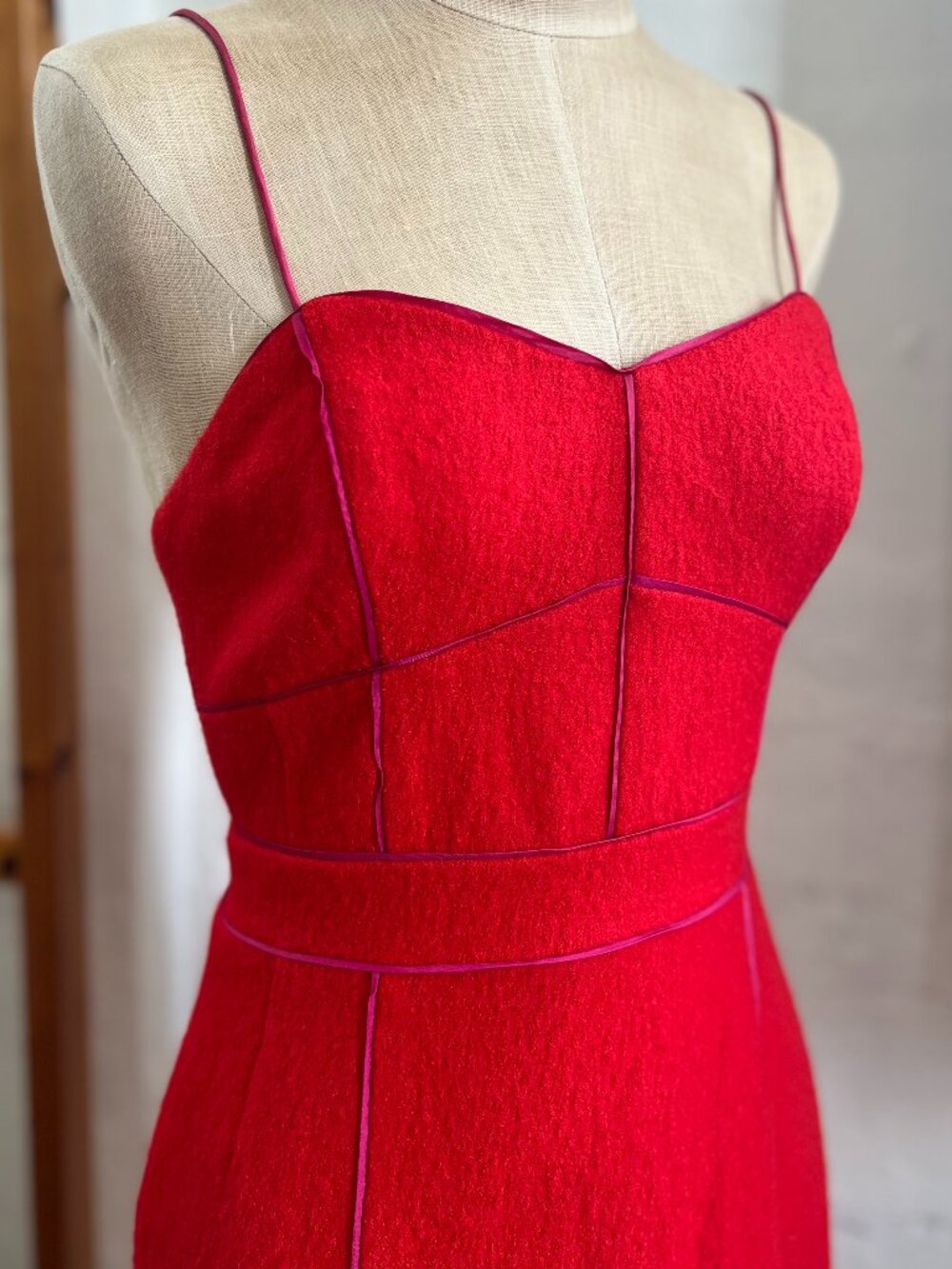 Banana Republic spaghetti straps wool red midi dress with pink trim / Size 0